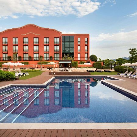 Dolce By Wyndham Barcelona Resort ซานต์ เอสเตเว เซสโรวิเรส ภายนอก รูปภาพ