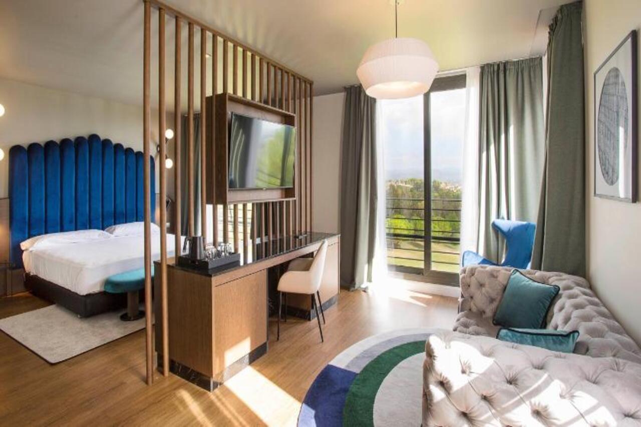 Dolce By Wyndham Barcelona Resort ซานต์ เอสเตเว เซสโรวิเรส ภายนอก รูปภาพ