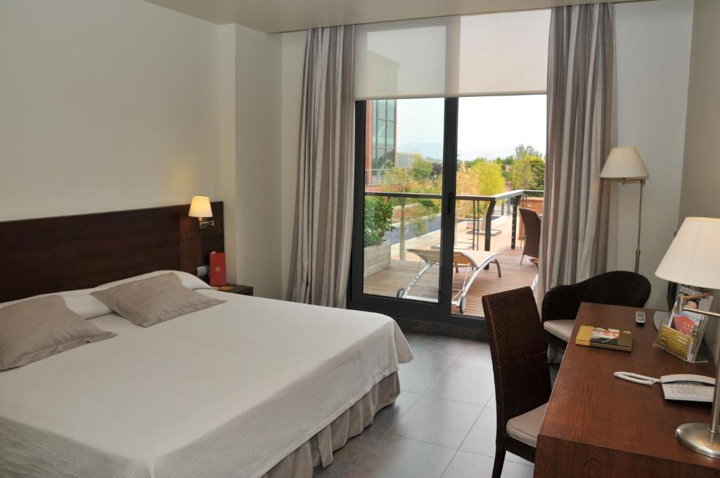 Hotel Barcelona Golf Resort 4 Sup ซานต์ เอสเตเว เซสโรวิเรส ห้อง รูปภาพ