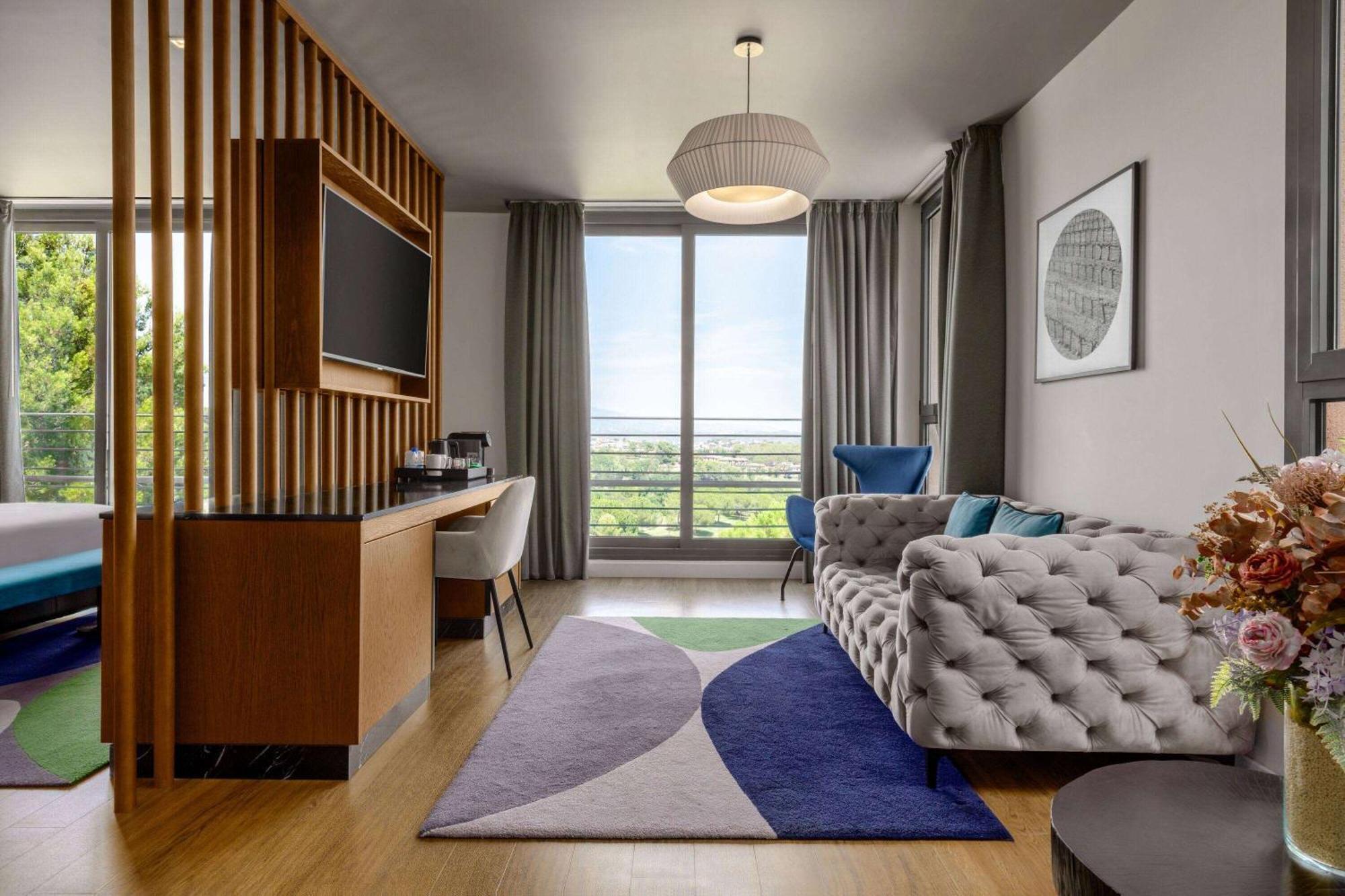 Dolce By Wyndham Barcelona Resort ซานต์ เอสเตเว เซสโรวิเรส ภายนอก รูปภาพ
