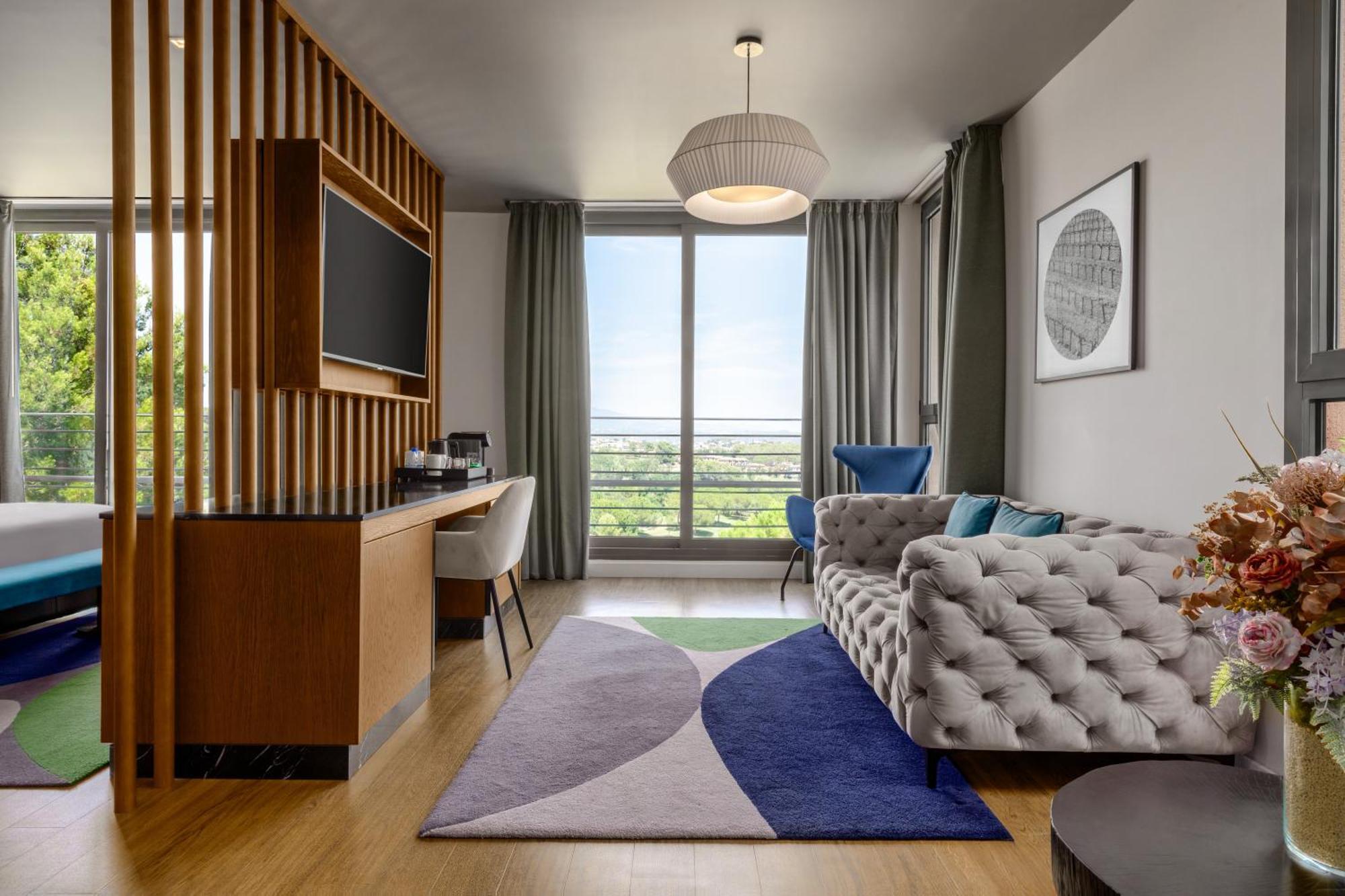 Dolce By Wyndham Barcelona Resort ซานต์ เอสเตเว เซสโรวิเรส ภายนอก รูปภาพ