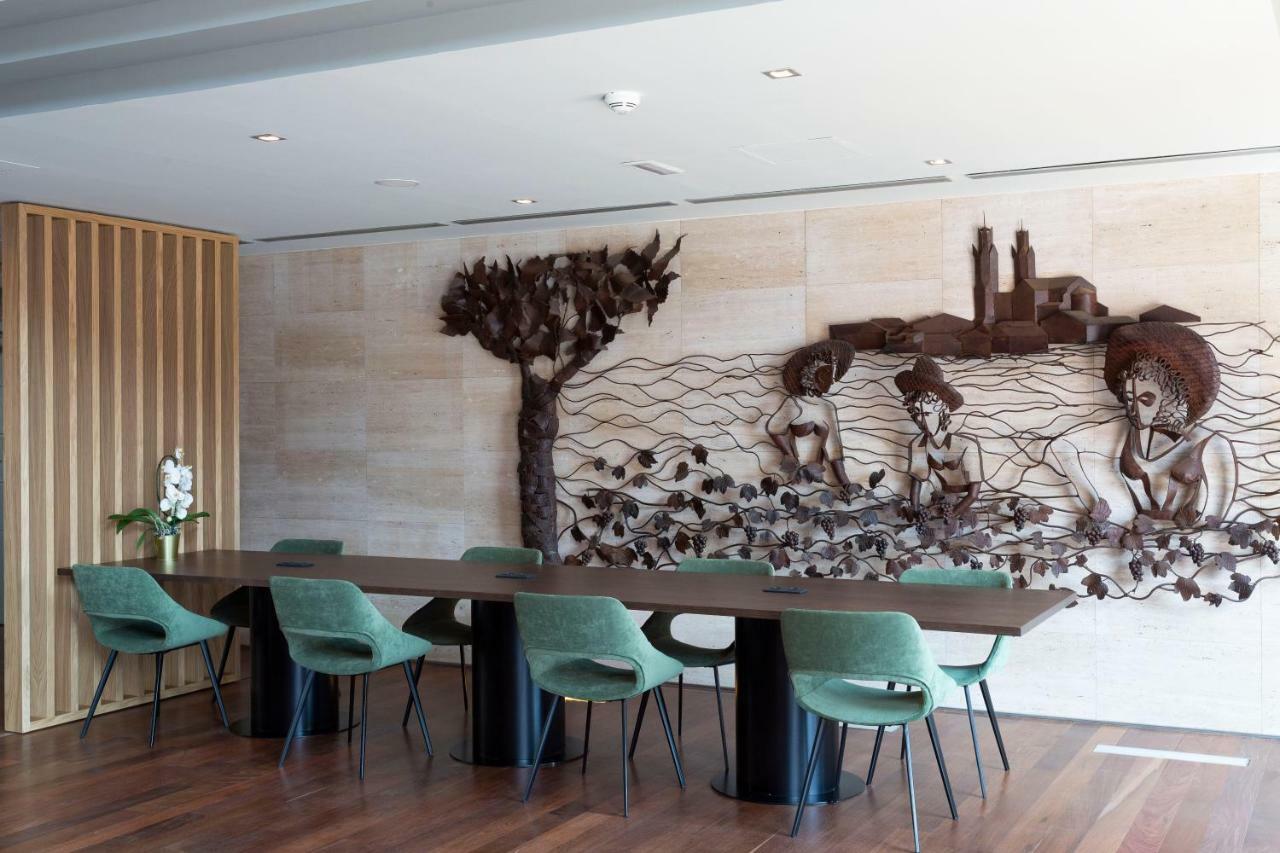 Dolce By Wyndham Barcelona Resort ซานต์ เอสเตเว เซสโรวิเรส ภายนอก รูปภาพ